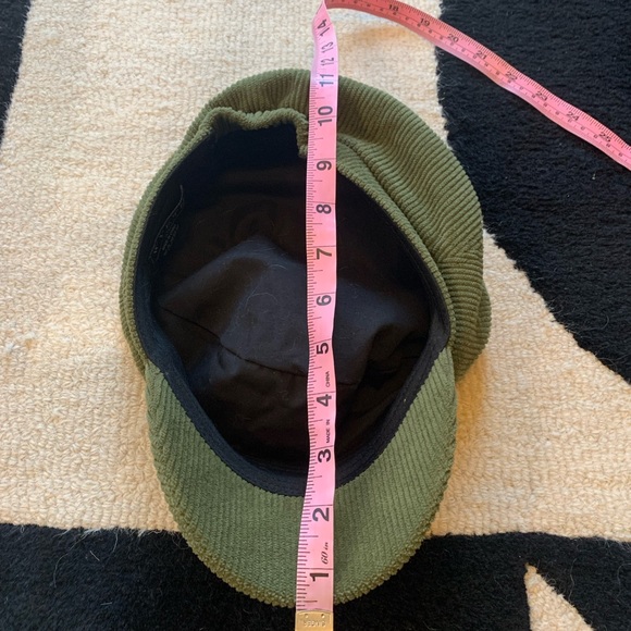 NWOT Wyeth Fiddler Cap. OS. Green Corduroy. - Picture 6 of 8